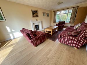 Lounge- click for photo gallery